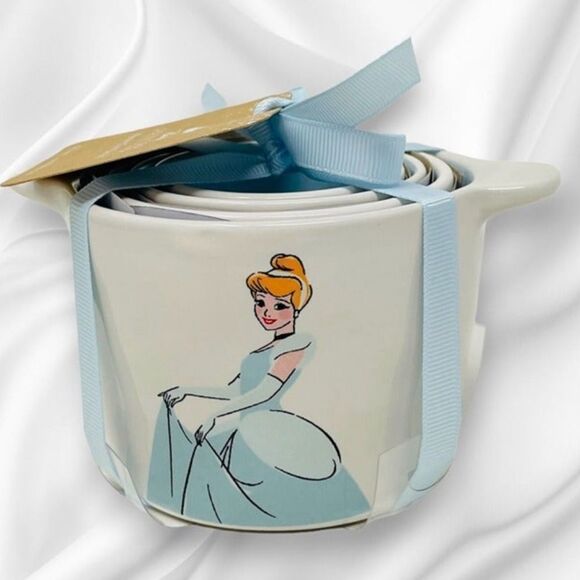 Rae Dunn Cinderella Measuring Cups - Picture 1 of 5